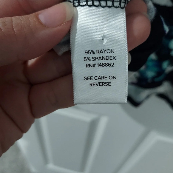 Torrid Babydoll Super Soft Tie-Front Off-Shoulder Top in Size 3 - 22/24 - Picture 11 of 12